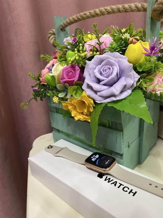 Продам часы Apple watch