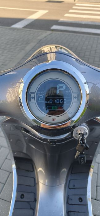 Scuter Electric SAKURA JS2A (An 2021) – Înmatriculat, Stare Excelentă, 1863 Mile (cca. 3000 km)