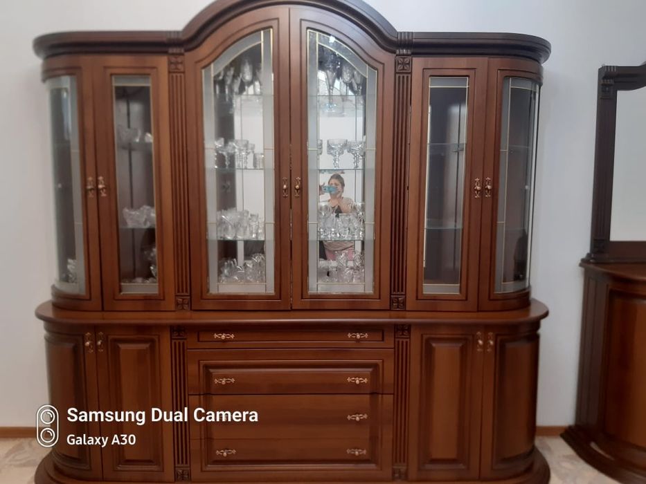 Сервант в отличном состоянии