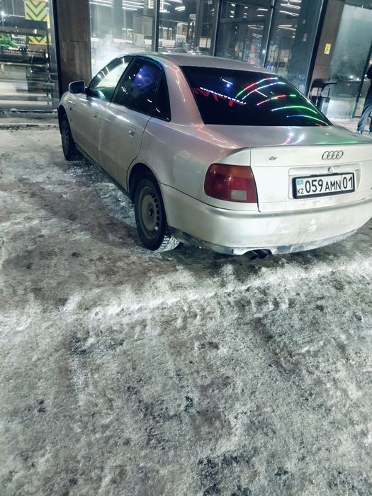 Ауди А4   2.6 1995