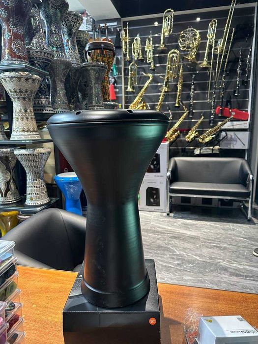 Дарбука , Табла сотувда