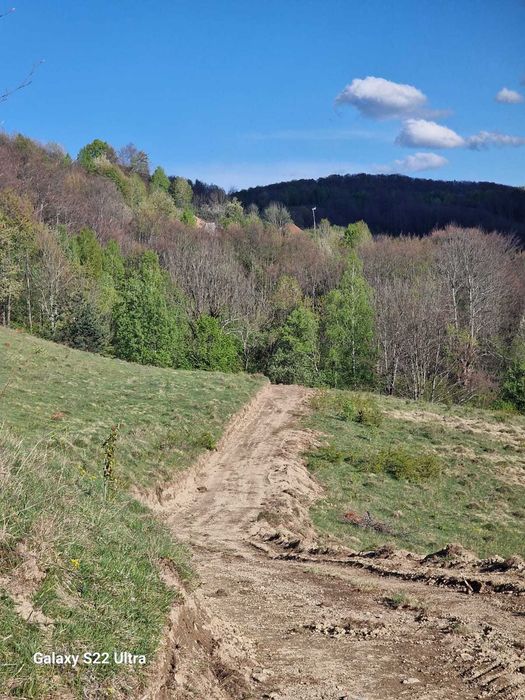 VÂND  TEREN extravilan, in zona de munte, cu priveliște minunată în  comuna BLĂJENI, HD.