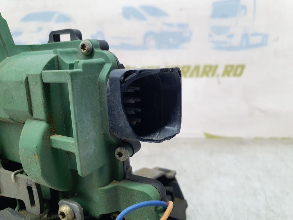 Broasca usa stanga fata C3b1837015q Volkswagen VW Passat B5.5 [faceli