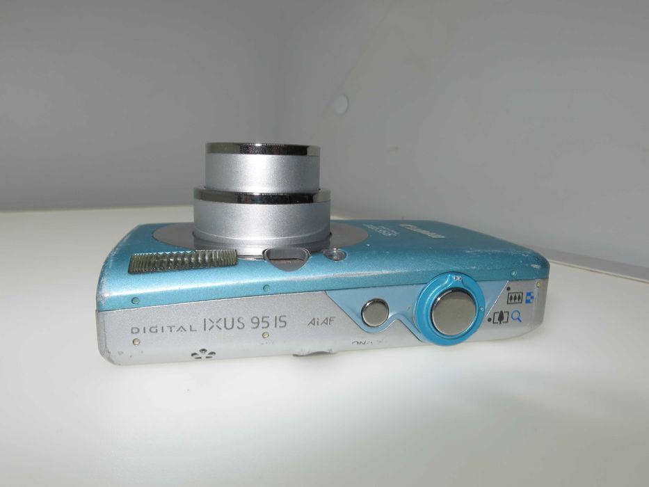 Canon IXUS 95 ултра компактен фотоапарат камера работи перфектно