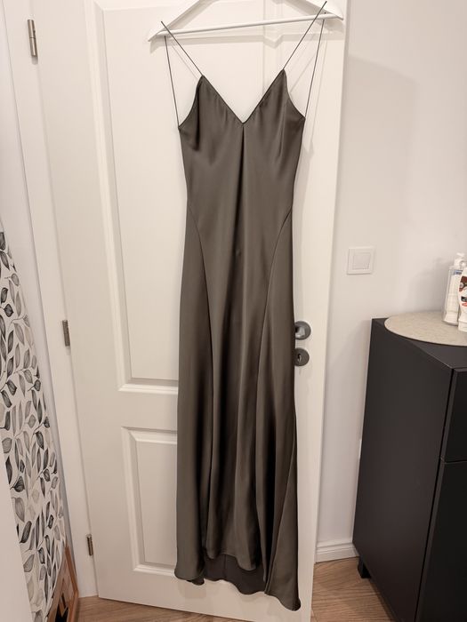 Сатенена дълга рокля с гол гръб Zara Размер S
