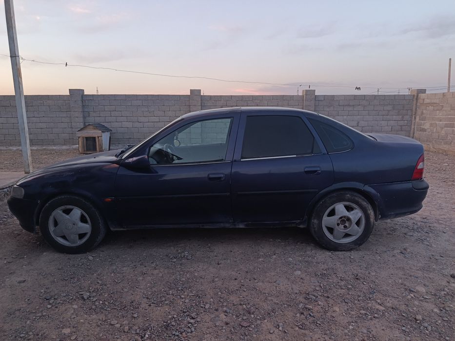 Opel Vectra  1.8