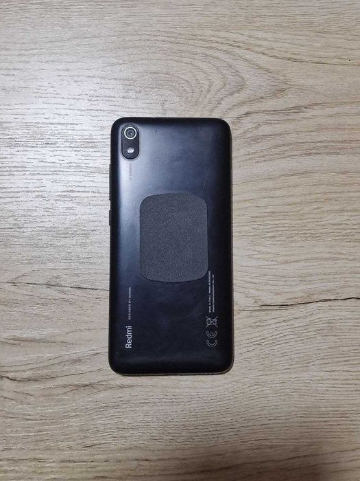 Redmi 7 A 32 gb / 2 gb + zaryadchik + naushnik