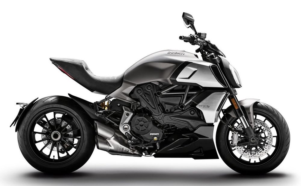 Carene  si furca  Ducati Diavel 1260 2019 2022