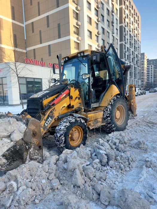 Эксватор погрузчик 3 в 1