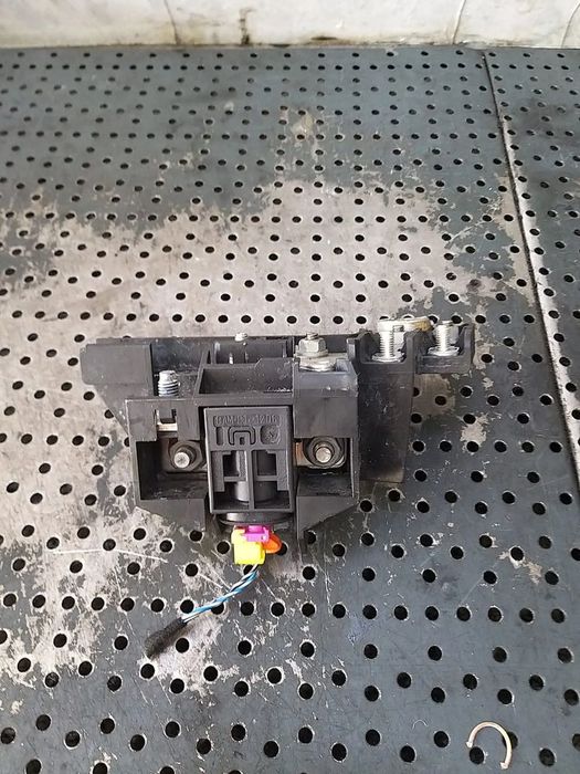 Borna baterie plus cu capsa pirotehnica audi a5 8t 4f0915519