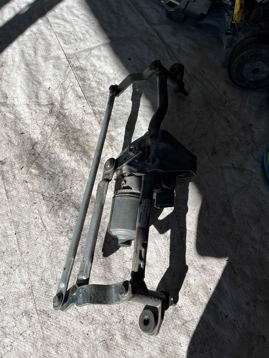 Моторче предни чистачки Volkswagen Golf 6 2008-