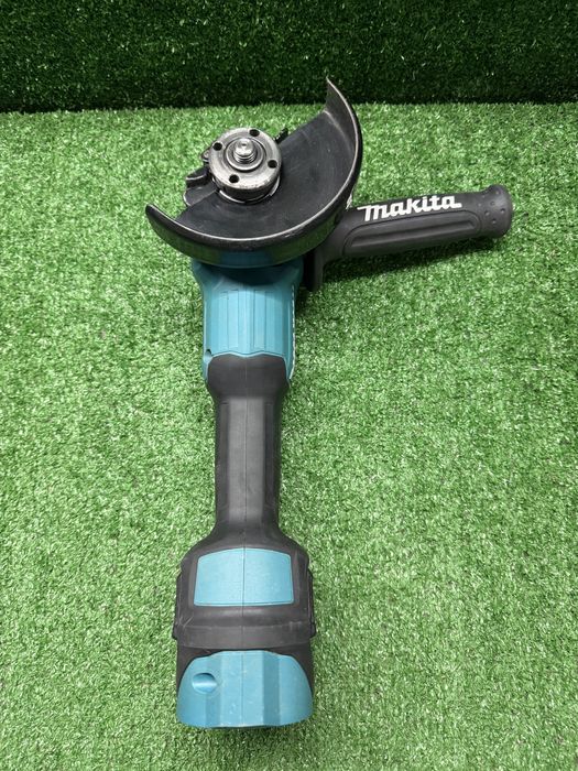 Безчетков ъглошлайф с регулаж на оборотите Makita DGA511