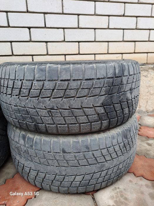 Продам зимние шины на R19