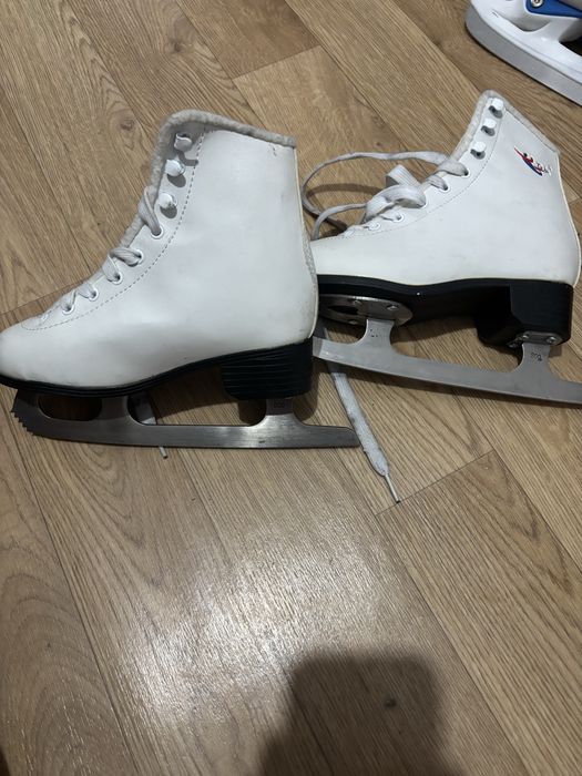 белые коньки фигурные 33 размер