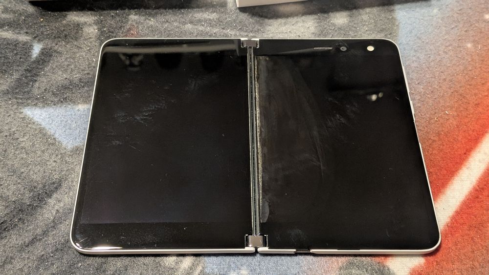 Telefon Microsoft Surface Duo