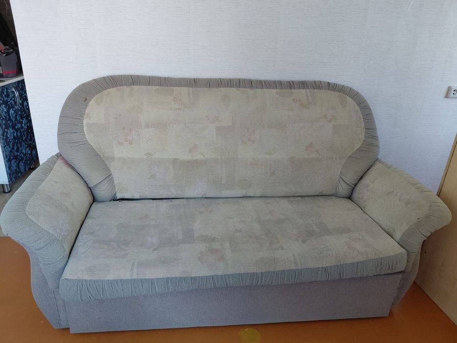 Отдам даром диван