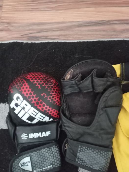 Перчатки для спорта