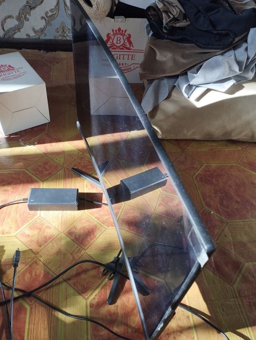 Monitor Xtech 27talidan sal kotaro yengi 2-3 oy ishlagan