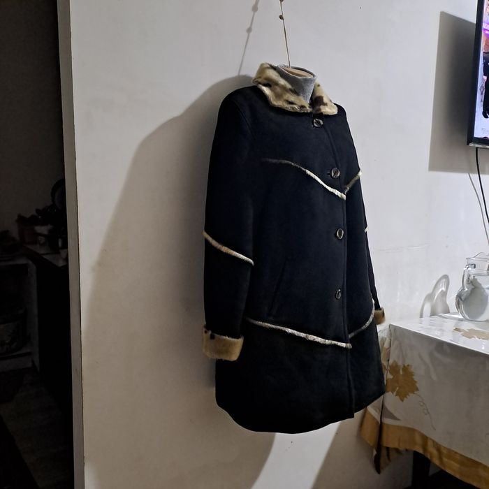 Дублёнку пальто натуральный раз. 48,50. С мехом.цен.700.000сум