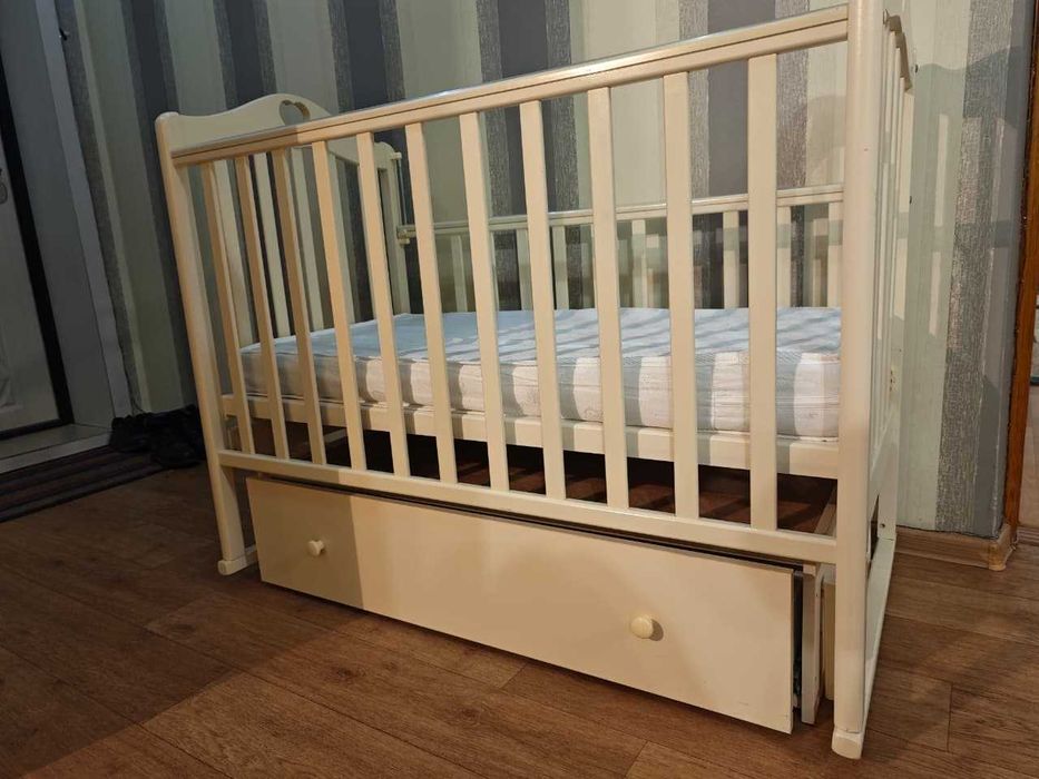 Детская кроватка "Karolina"