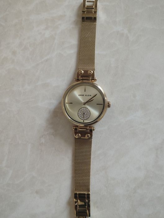 Продаю часы Anne Klein с документами. Оригинал.