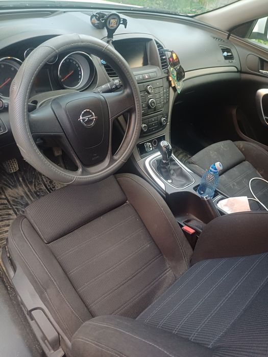 Vând sau schimb cu T4  opel insignia an 2009