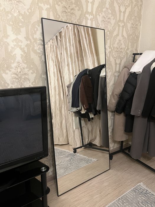 Зеркало металический