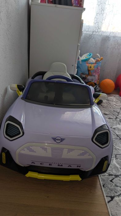 Лицензирана акумулаторна кола Mini Concept Aceman 24V