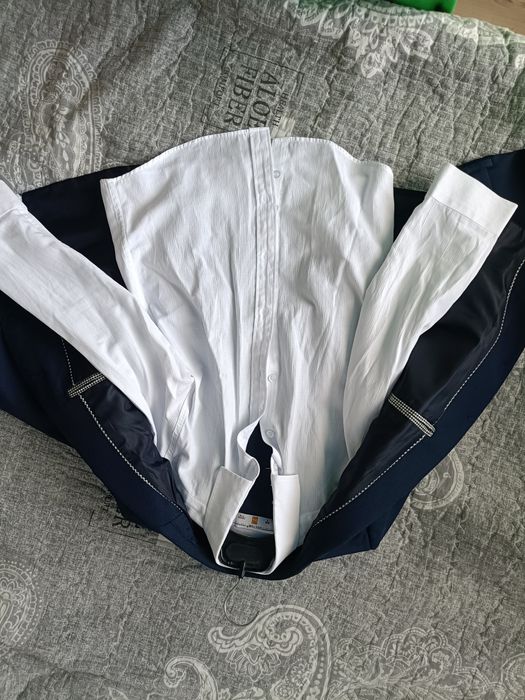 Продам школьный костюм