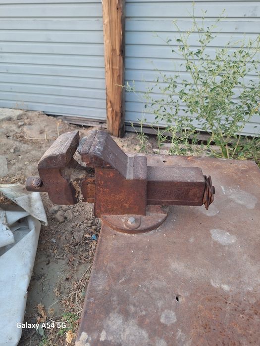 Тиски столымен сатамын