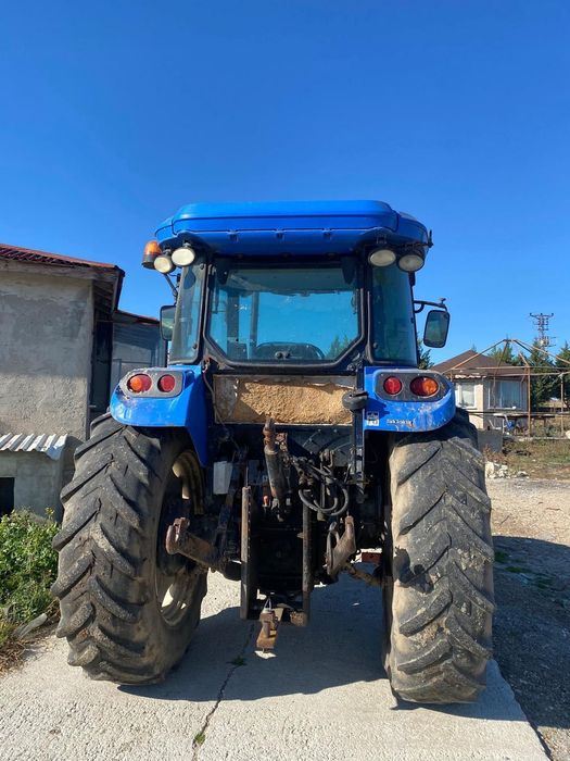 Трактор New Holland