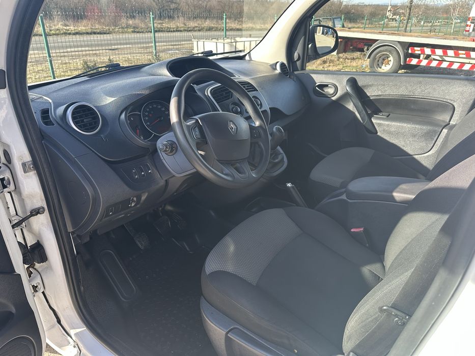 Vind Renault kangoo 2017 stare foarte buna