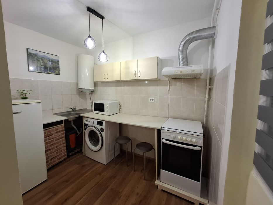 Garsoniera plus garaj de inchiriat