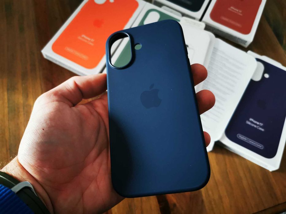 Husa silicon Magsafe + folie sticla ecran Iphone 17 / Air / Pro / MAx