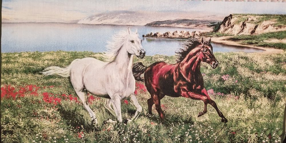 Продам картины из гобелена в раме