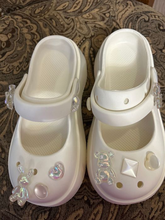 Обувь . Кроксы женские