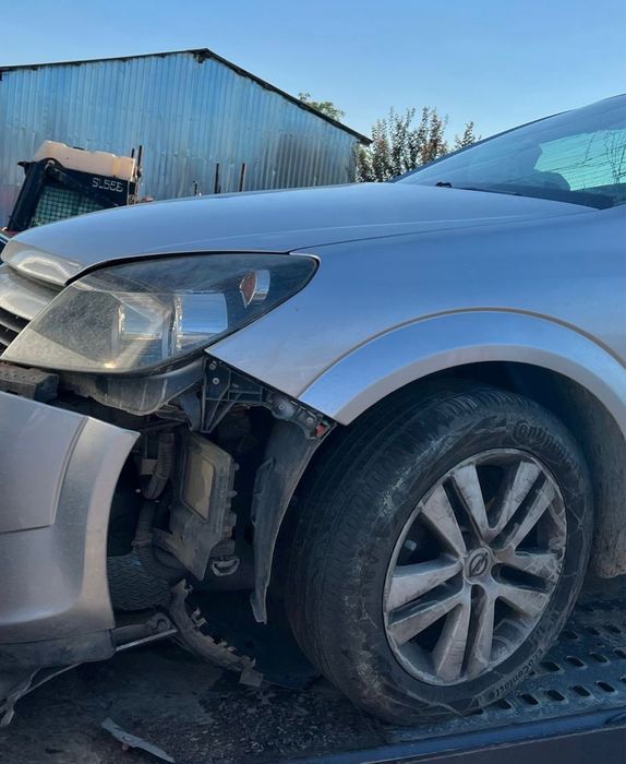 Dezmembrez renault megan 3 grand scenic 2011 opel astra H corsa D