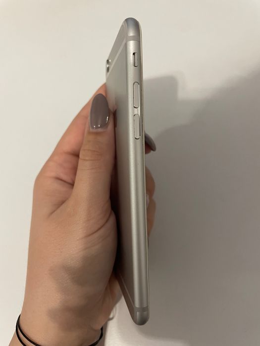 Продавам Iphone 6, 64GB