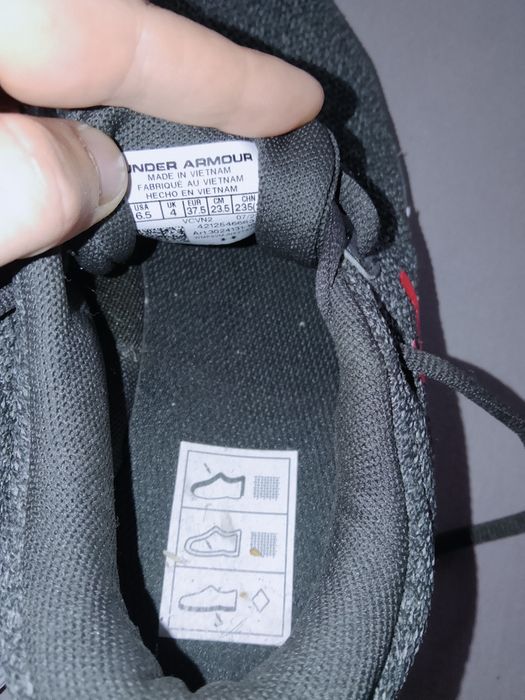 Adidași Under Armour