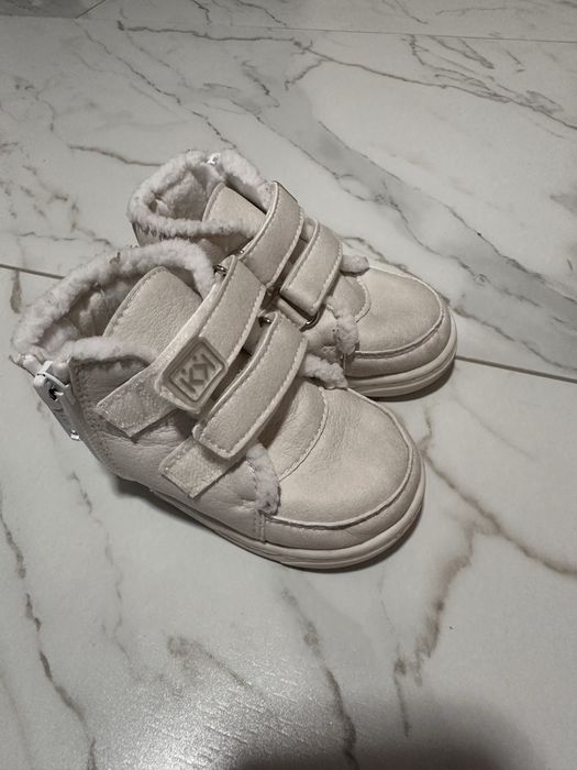 Детски обувки/Буйки колев и колев