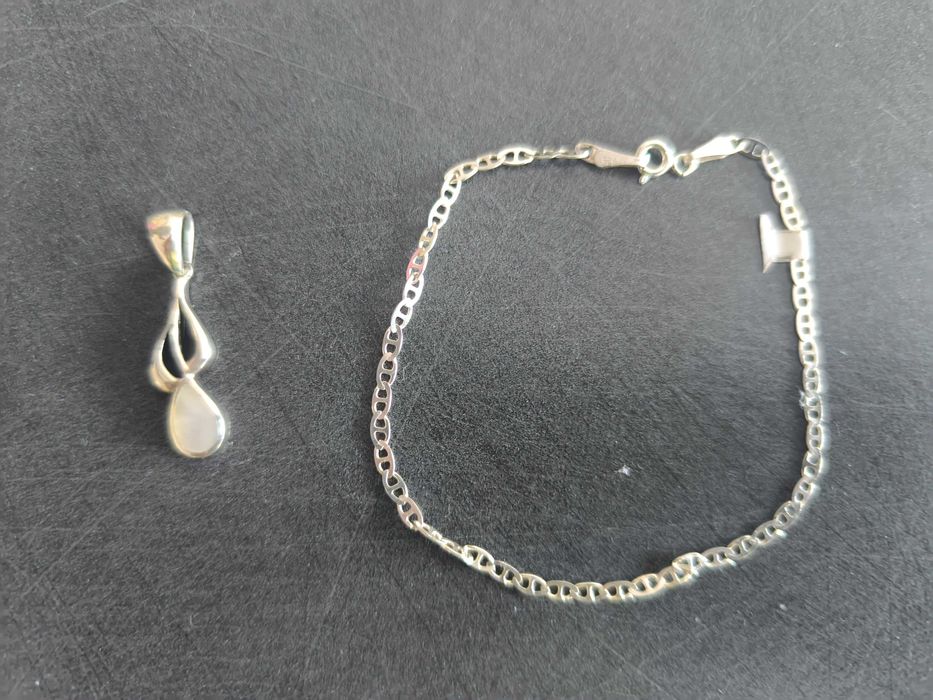 Сребърни гривни и синджири