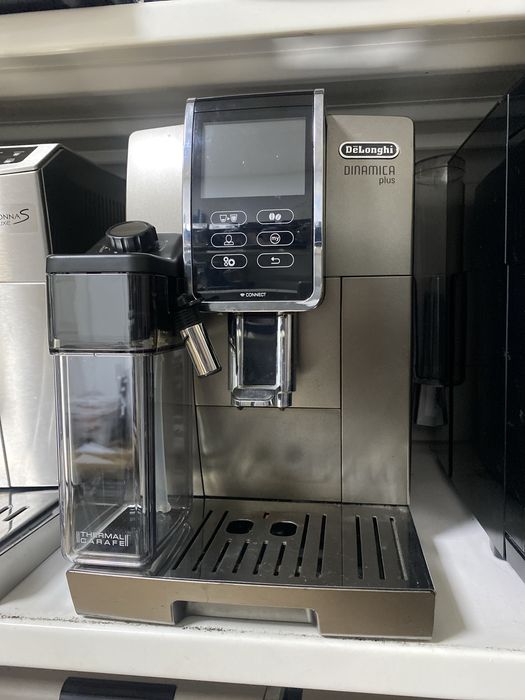 Espressor Delonghi Dinamica plus cu cappuccino