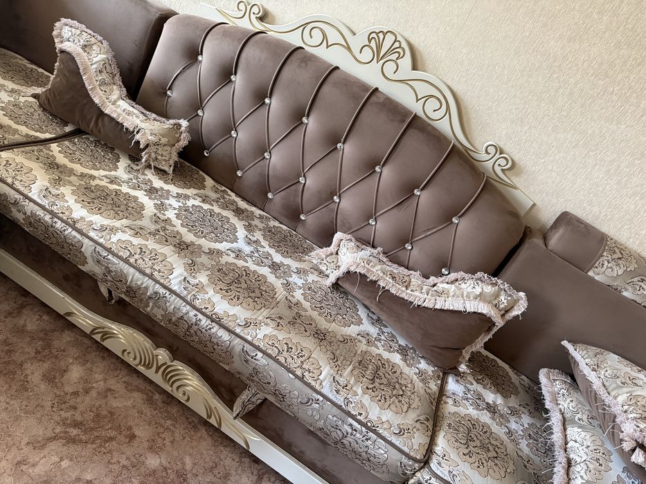 Королевский угловой диван + подарок дивандек