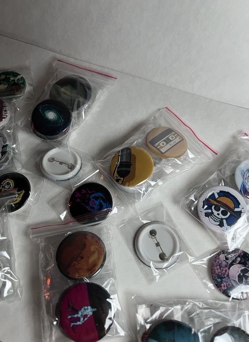 Значки на рюкзак