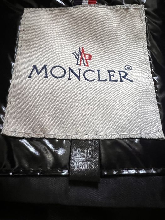 Moncler елек за дете 9-10г.