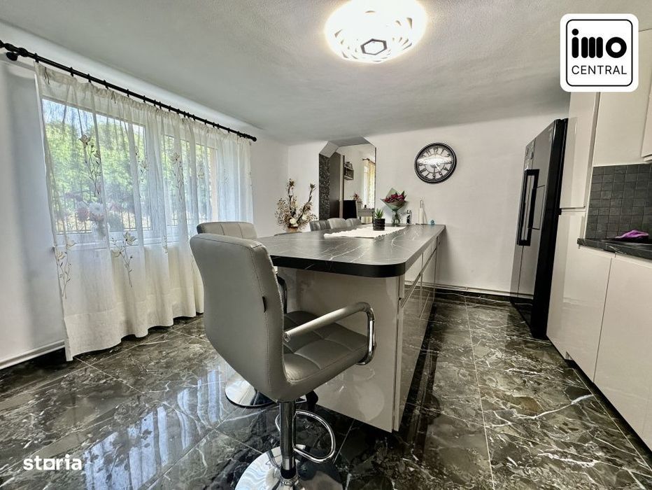 Casa spatioasa si moderna cu curte inierbata in Feleacu