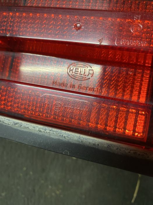 Малинка правая Hella w124