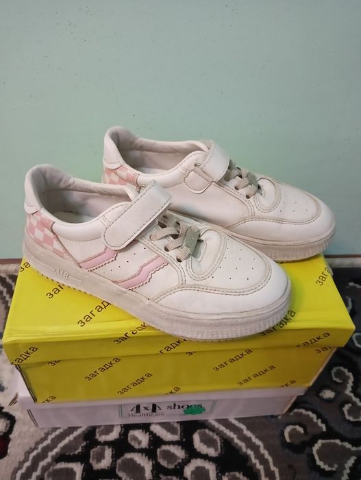 Кроссовки для девочек