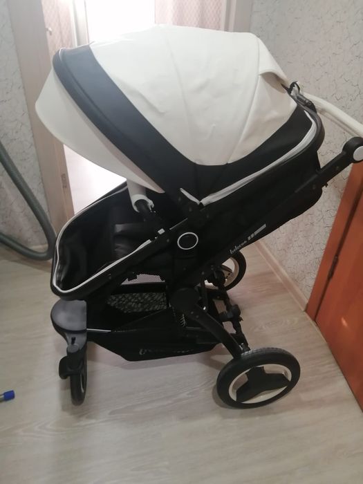 Коляска.эко-кожа.