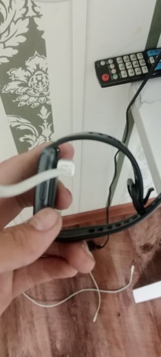 Продам смарт часы Huawei mi band 7